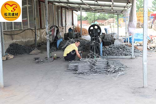 止水螺栓下料機